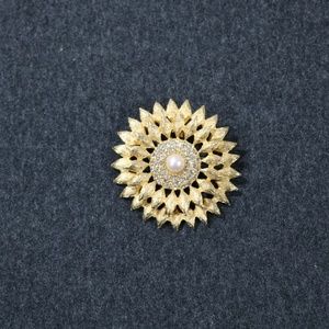 vintage beneikt ny rhinestone pearl brooch